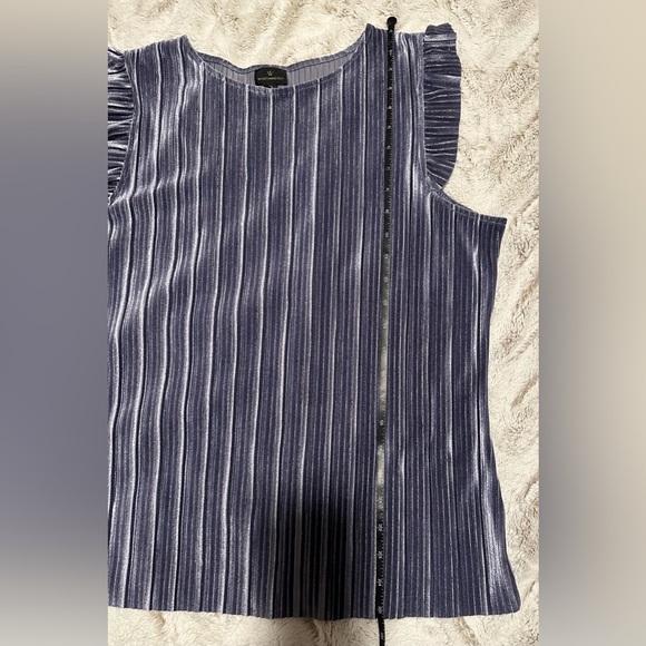 *SOLD* Worthington Pleated Sleeveless Velour Ruffle Cap Sleeve Top - Picture 5 of 9